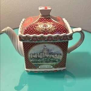 Vintage Sadler Castles Teapot